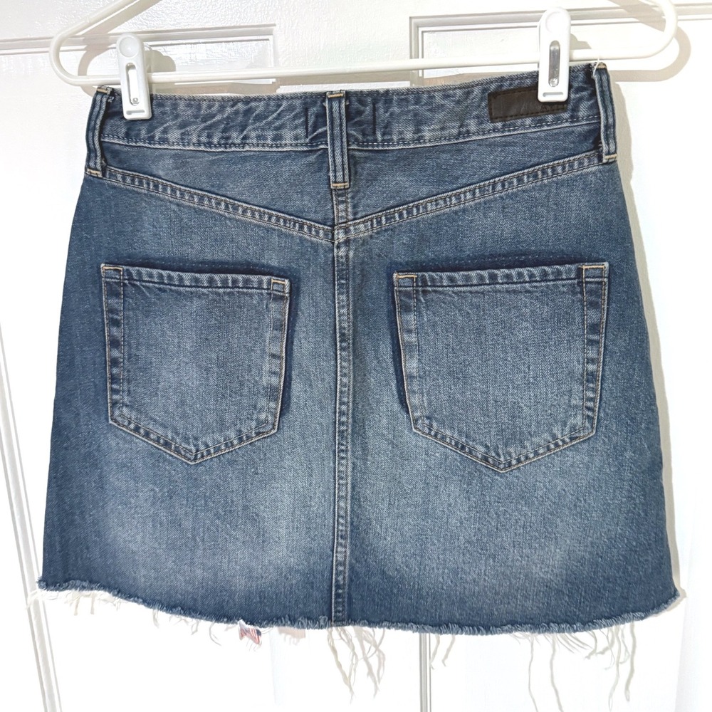 Vintage Abercrombie & Fitch Womens Medium Wash Raw Hem Denim Mini Skirt Size 27 - Picture 2 of 4